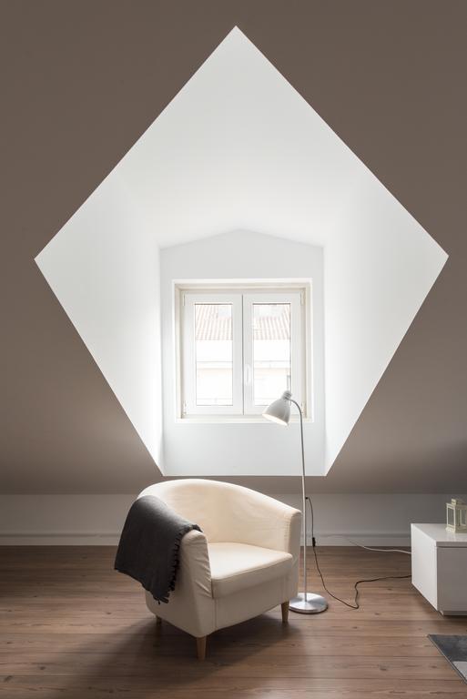 Charming Apartment Tram 28 Lisbon Bagian luar foto
