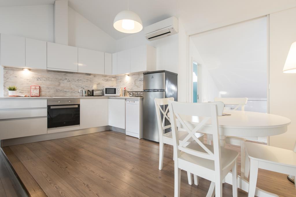 Charming Apartment Tram 28 Lisbon Bagian luar foto
