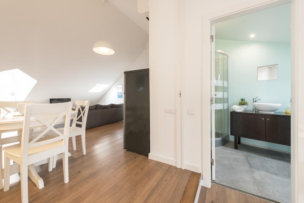 Charming Apartment Tram 28 Lisbon Bagian luar foto